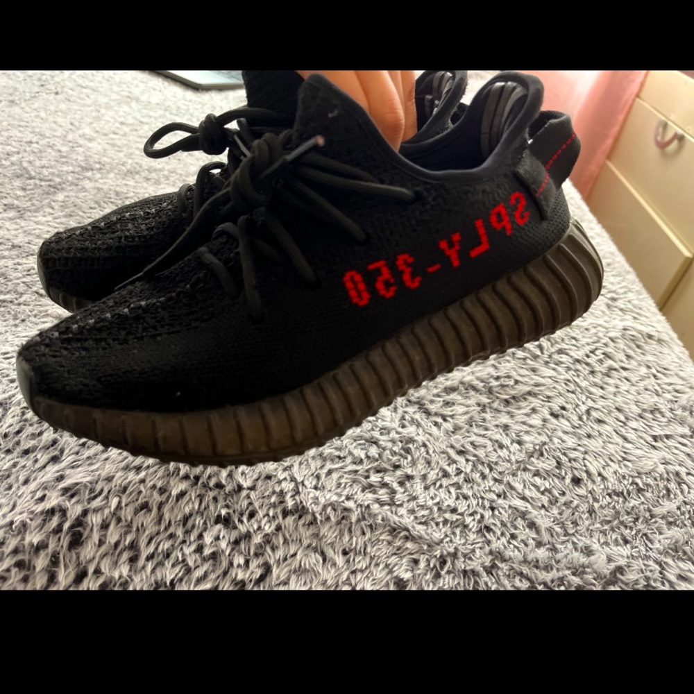 Yeezys size 4y